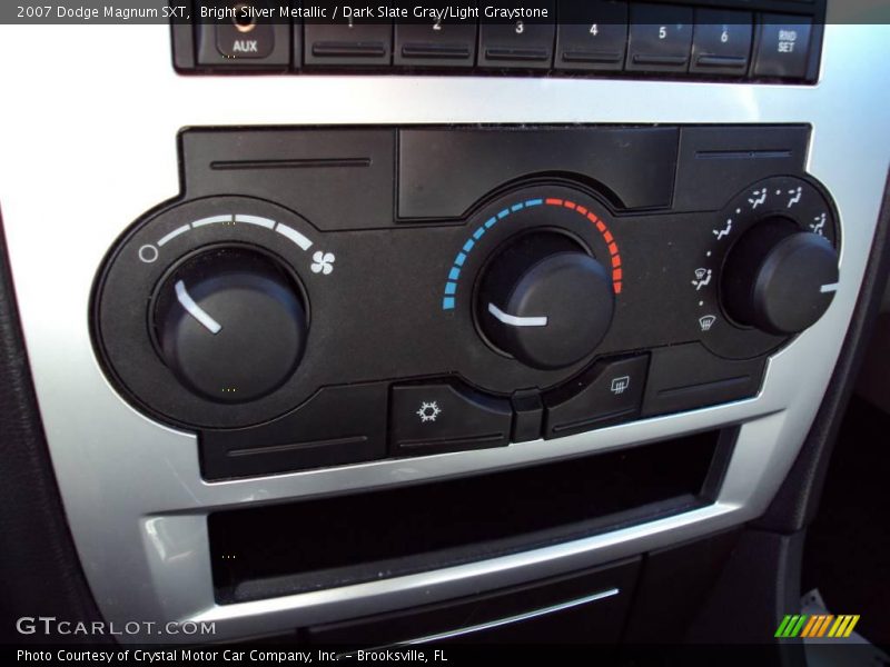 Bright Silver Metallic / Dark Slate Gray/Light Graystone 2007 Dodge Magnum SXT