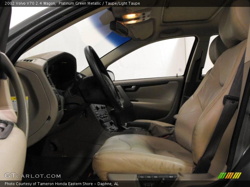 Platinum Green Metallic / Taupe/Light Taupe 2002 Volvo V70 2.4 Wagon