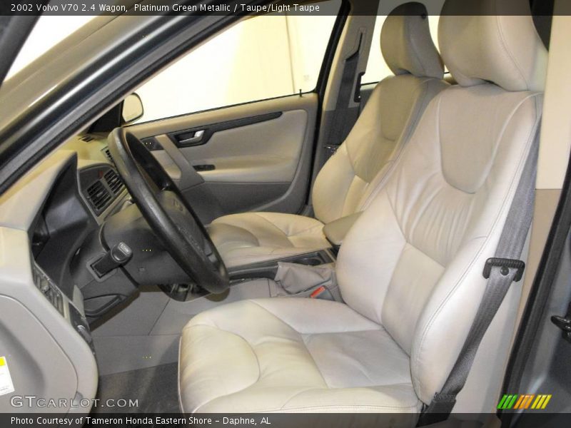 Platinum Green Metallic / Taupe/Light Taupe 2002 Volvo V70 2.4 Wagon