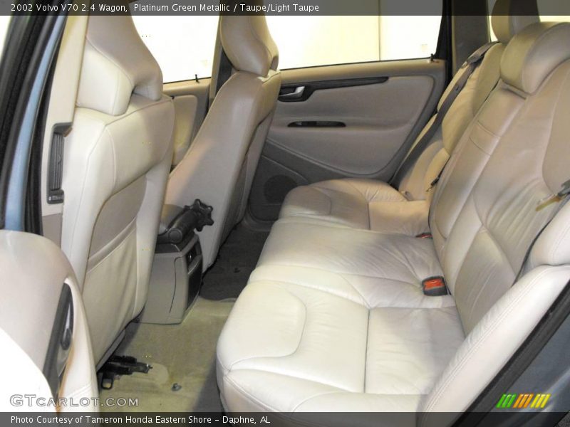Platinum Green Metallic / Taupe/Light Taupe 2002 Volvo V70 2.4 Wagon