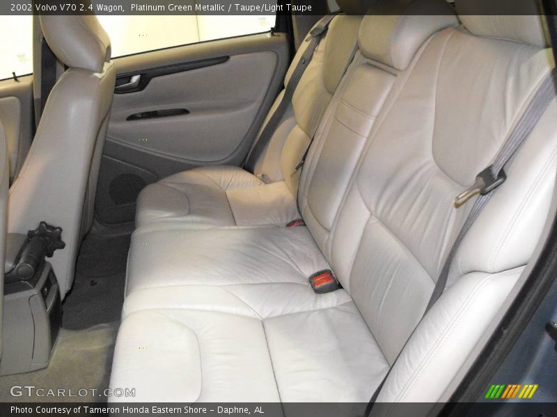 Platinum Green Metallic / Taupe/Light Taupe 2002 Volvo V70 2.4 Wagon
