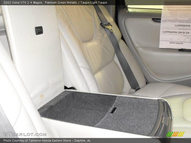 Platinum Green Metallic / Taupe/Light Taupe 2002 Volvo V70 2.4 Wagon