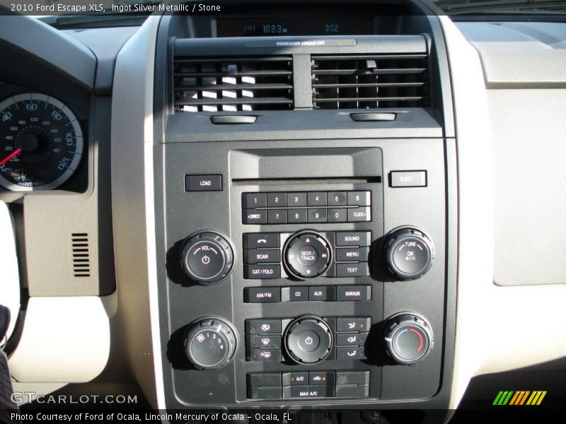 Ingot Silver Metallic / Stone 2010 Ford Escape XLS