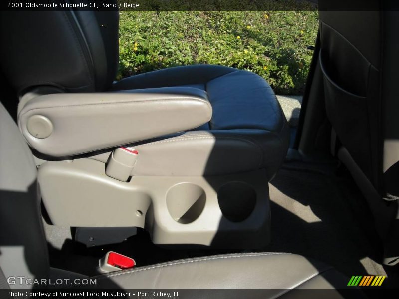 Sand / Beige 2001 Oldsmobile Silhouette GL