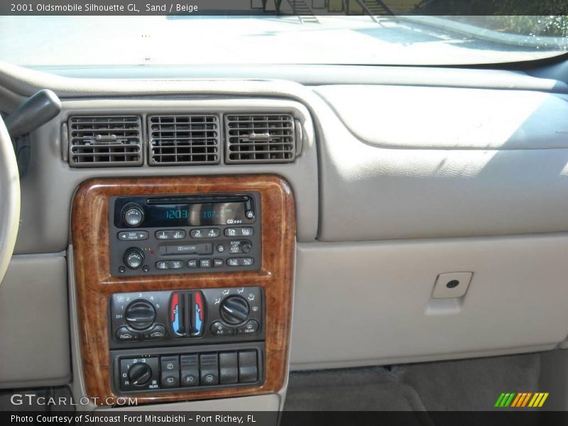 Sand / Beige 2001 Oldsmobile Silhouette GL