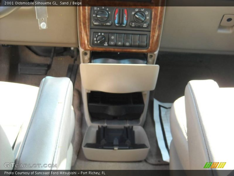 Sand / Beige 2001 Oldsmobile Silhouette GL