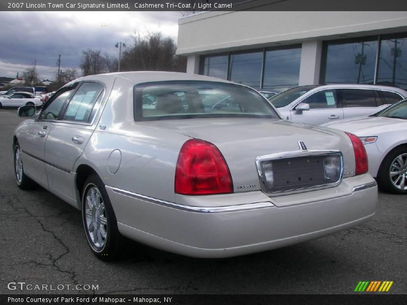 Cashmere Tri-Coat / Light Camel 2007 Lincoln Town Car Signature Limited