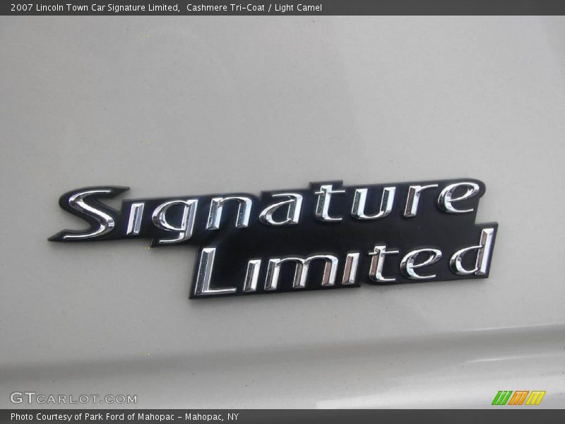Cashmere Tri-Coat / Light Camel 2007 Lincoln Town Car Signature Limited