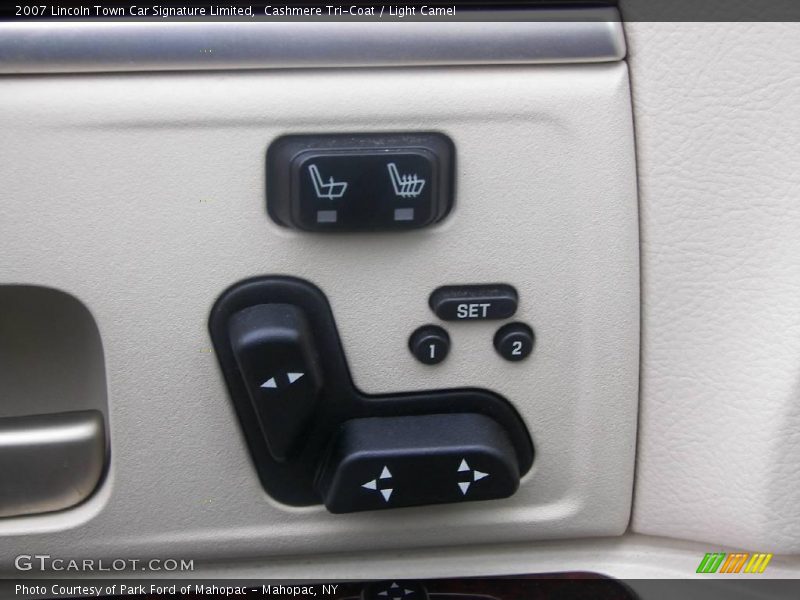 Cashmere Tri-Coat / Light Camel 2007 Lincoln Town Car Signature Limited