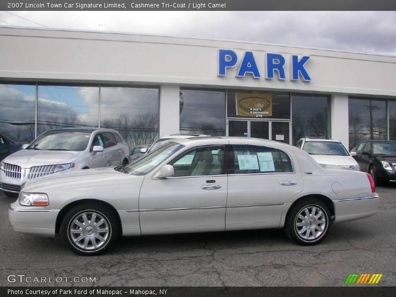 Cashmere Tri-Coat / Light Camel 2007 Lincoln Town Car Signature Limited