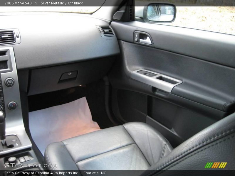 Silver Metallic / Off Black 2006 Volvo S40 T5