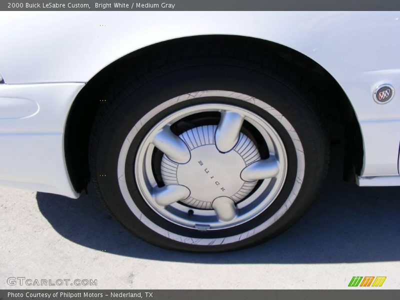 Bright White / Medium Gray 2000 Buick LeSabre Custom