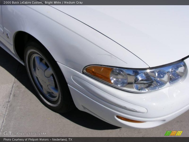 Bright White / Medium Gray 2000 Buick LeSabre Custom