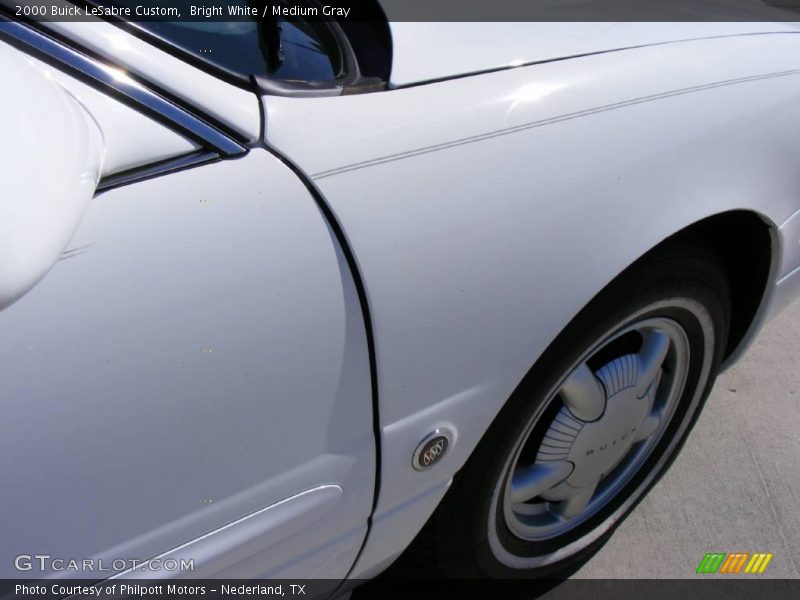Bright White / Medium Gray 2000 Buick LeSabre Custom