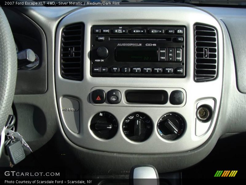 Silver Metallic / Medium/Dark Flint 2007 Ford Escape XLT 4WD