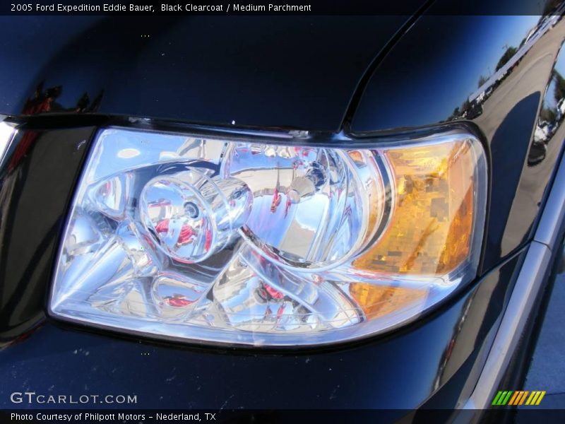 Black Clearcoat / Medium Parchment 2005 Ford Expedition Eddie Bauer