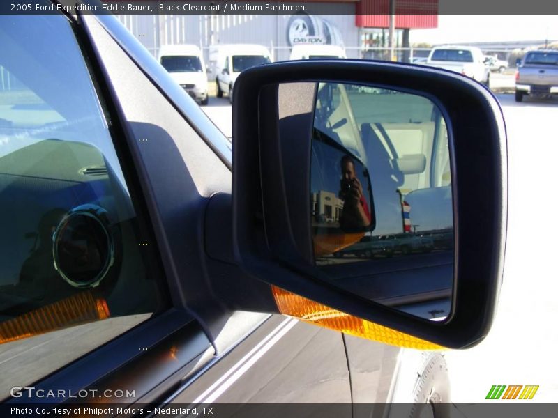 Black Clearcoat / Medium Parchment 2005 Ford Expedition Eddie Bauer