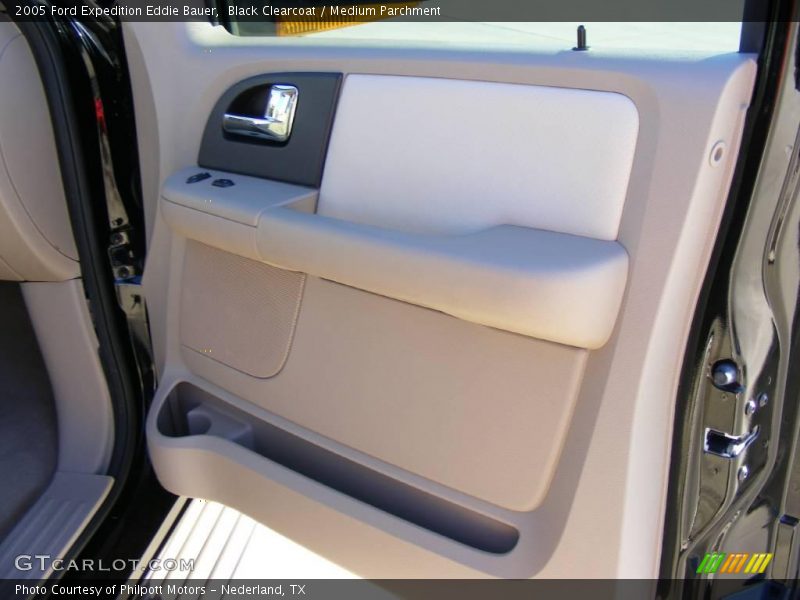 Black Clearcoat / Medium Parchment 2005 Ford Expedition Eddie Bauer