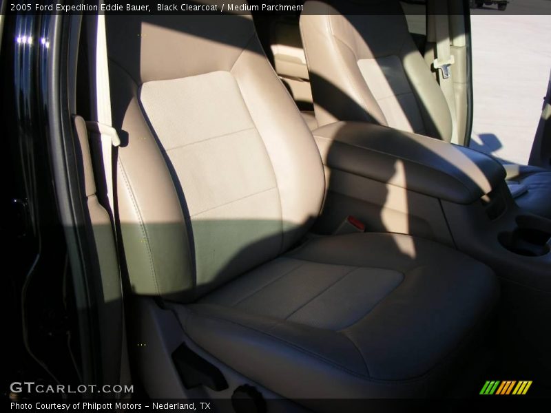Black Clearcoat / Medium Parchment 2005 Ford Expedition Eddie Bauer