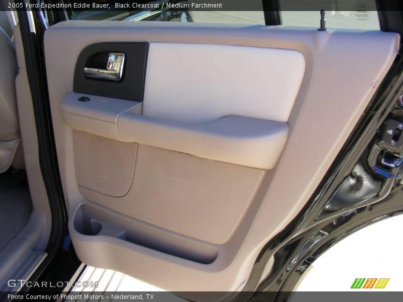 Black Clearcoat / Medium Parchment 2005 Ford Expedition Eddie Bauer