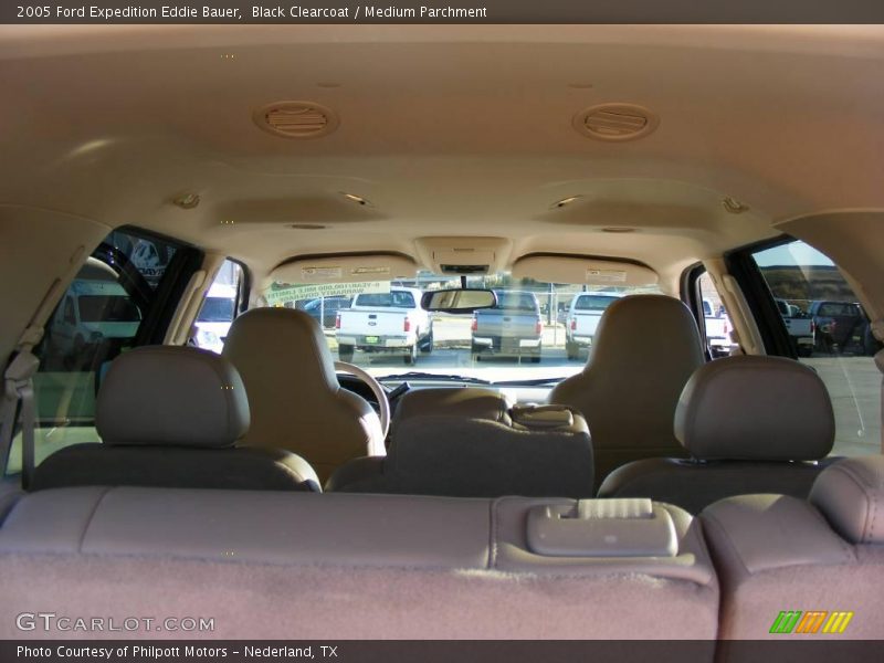 Black Clearcoat / Medium Parchment 2005 Ford Expedition Eddie Bauer