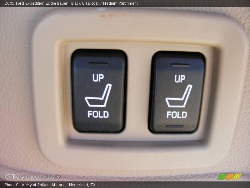 Black Clearcoat / Medium Parchment 2005 Ford Expedition Eddie Bauer
