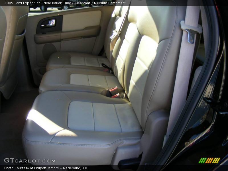 Black Clearcoat / Medium Parchment 2005 Ford Expedition Eddie Bauer