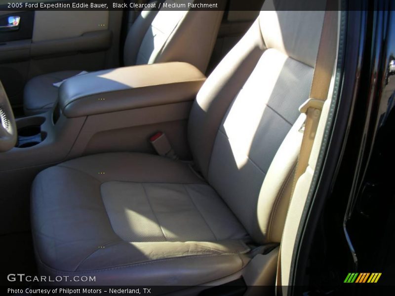 Black Clearcoat / Medium Parchment 2005 Ford Expedition Eddie Bauer
