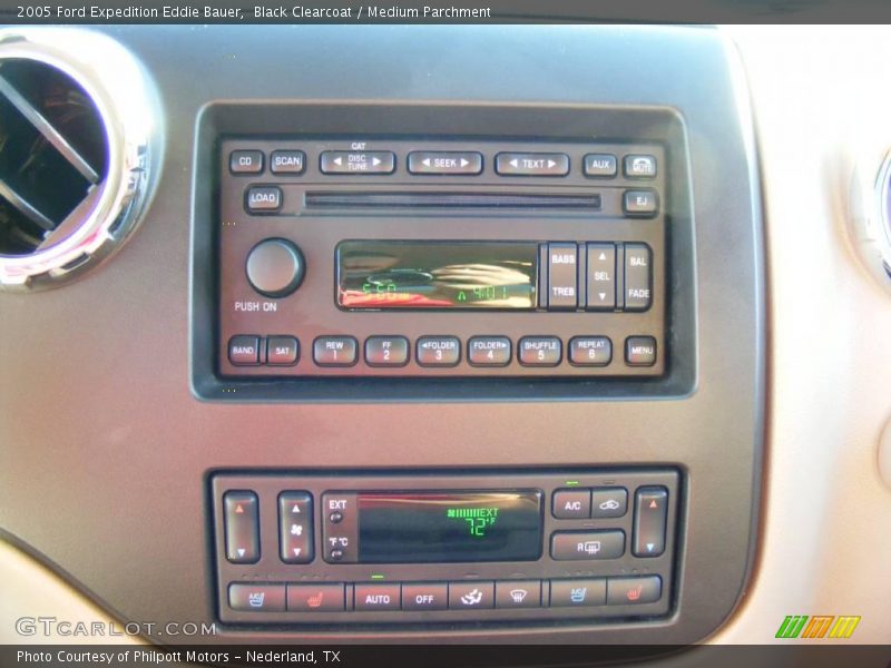 Black Clearcoat / Medium Parchment 2005 Ford Expedition Eddie Bauer