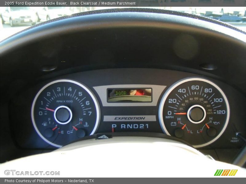 Black Clearcoat / Medium Parchment 2005 Ford Expedition Eddie Bauer