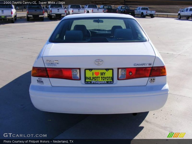 Super White / Sage 2000 Toyota Camry CE