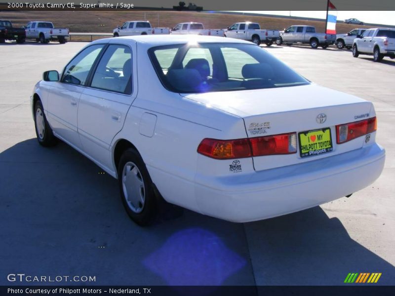 Super White / Sage 2000 Toyota Camry CE