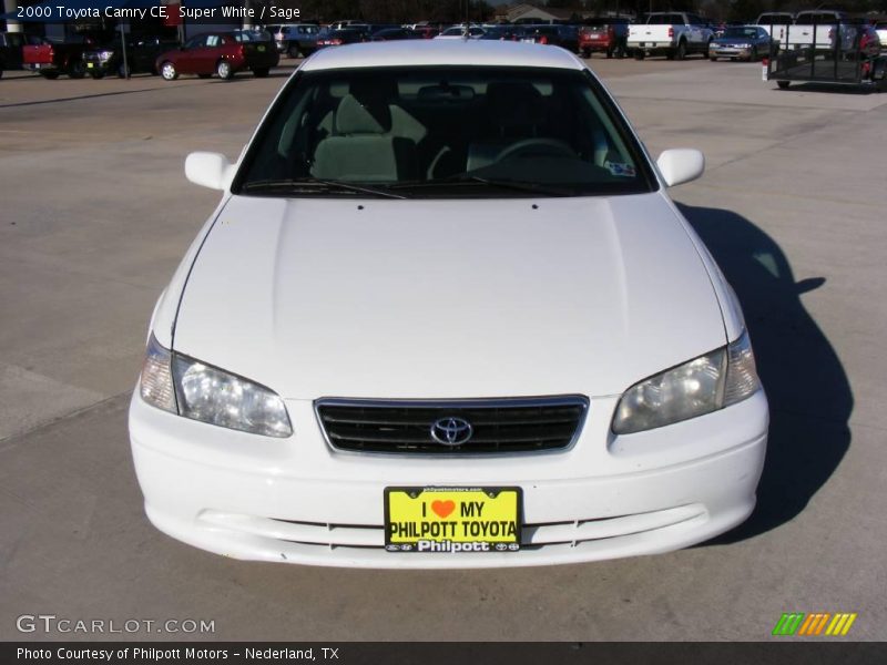 Super White / Sage 2000 Toyota Camry CE