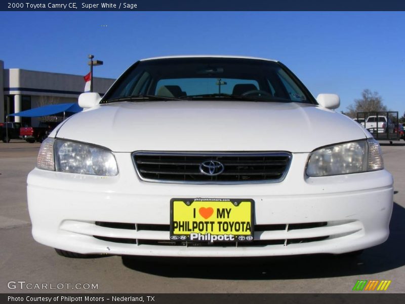 Super White / Sage 2000 Toyota Camry CE