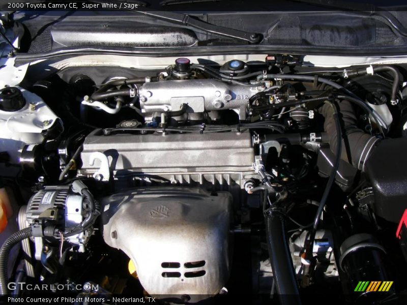 Super White / Sage 2000 Toyota Camry CE