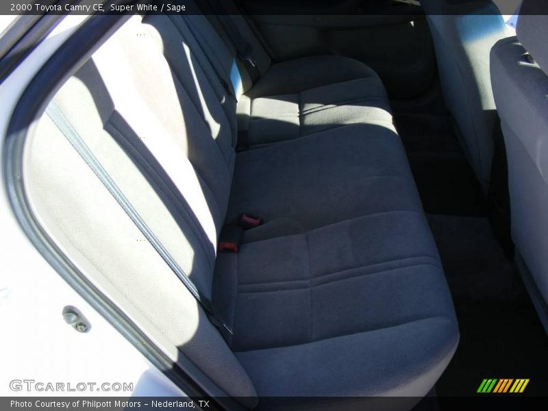 Super White / Sage 2000 Toyota Camry CE