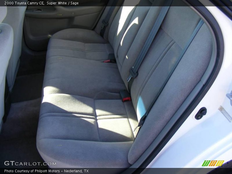 Super White / Sage 2000 Toyota Camry CE