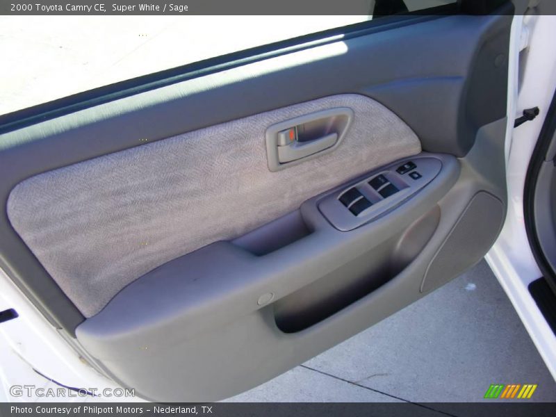 Super White / Sage 2000 Toyota Camry CE