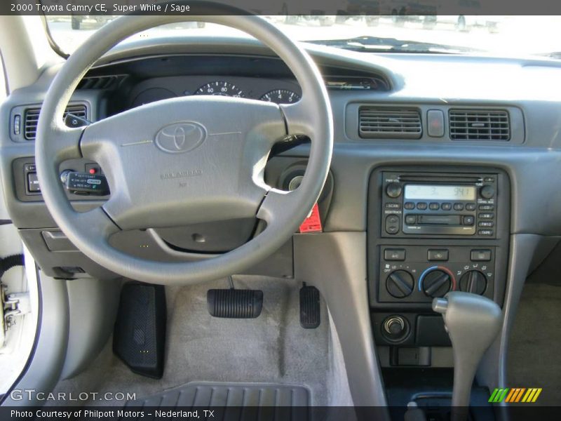 Super White / Sage 2000 Toyota Camry CE