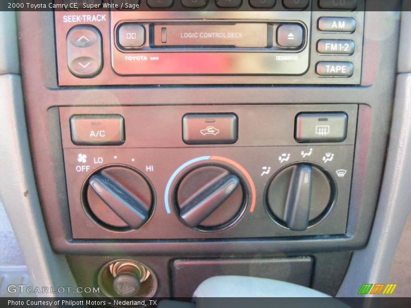 Super White / Sage 2000 Toyota Camry CE