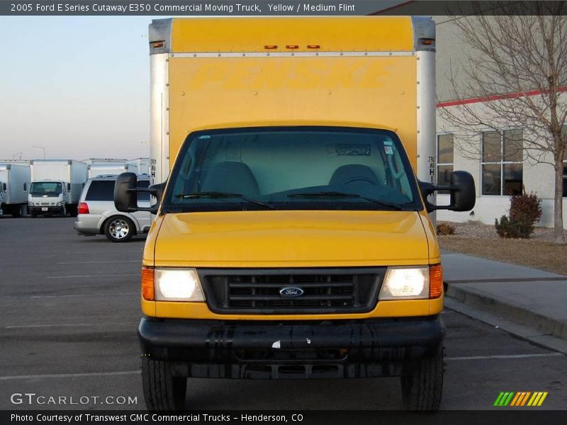 Yellow / Medium Flint 2005 Ford E Series Cutaway E350 Commercial Moving Truck
