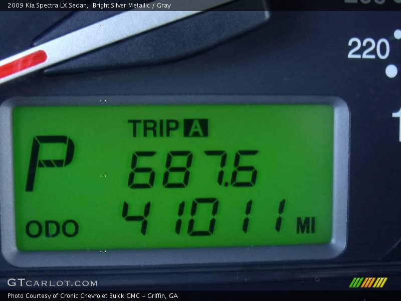 Bright Silver Metallic / Gray 2009 Kia Spectra LX Sedan