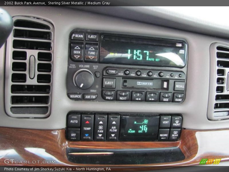 Sterling Silver Metallic / Medium Gray 2002 Buick Park Avenue