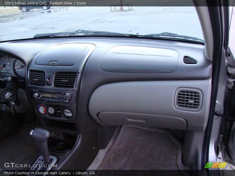 Radium Silver / Stone 2001 Nissan Sentra GXE