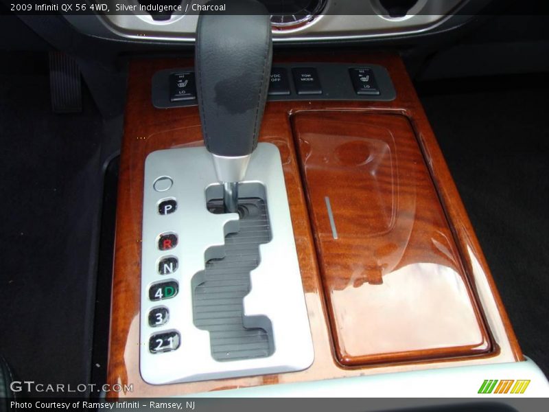 Silver Indulgence / Charcoal 2009 Infiniti QX 56 4WD