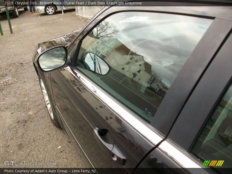 Brilliant Black Crystal Pearl / Dark Slate Gray/Light Graystone 2005 Chrysler 300