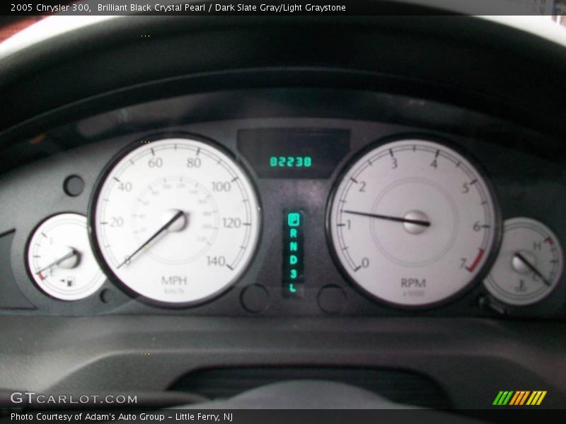Brilliant Black Crystal Pearl / Dark Slate Gray/Light Graystone 2005 Chrysler 300