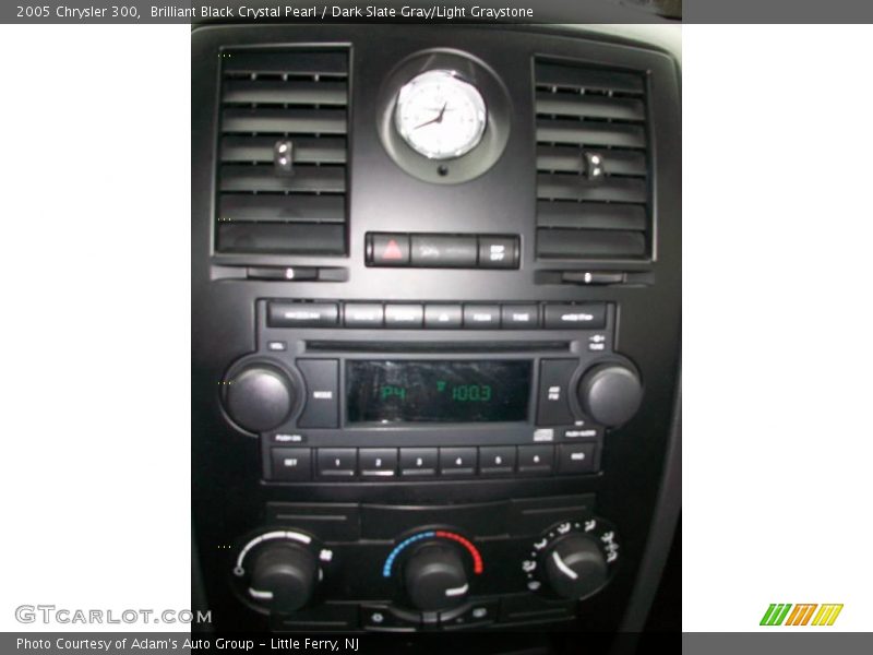 Brilliant Black Crystal Pearl / Dark Slate Gray/Light Graystone 2005 Chrysler 300