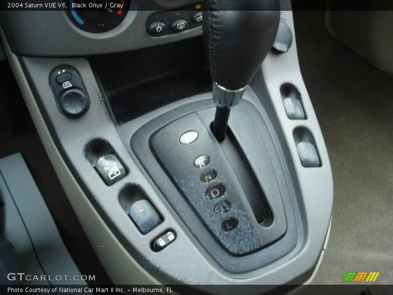 Black Onyx / Gray 2004 Saturn VUE V6