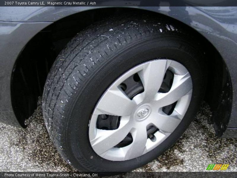 Magnetic Gray Metallic / Ash 2007 Toyota Camry LE